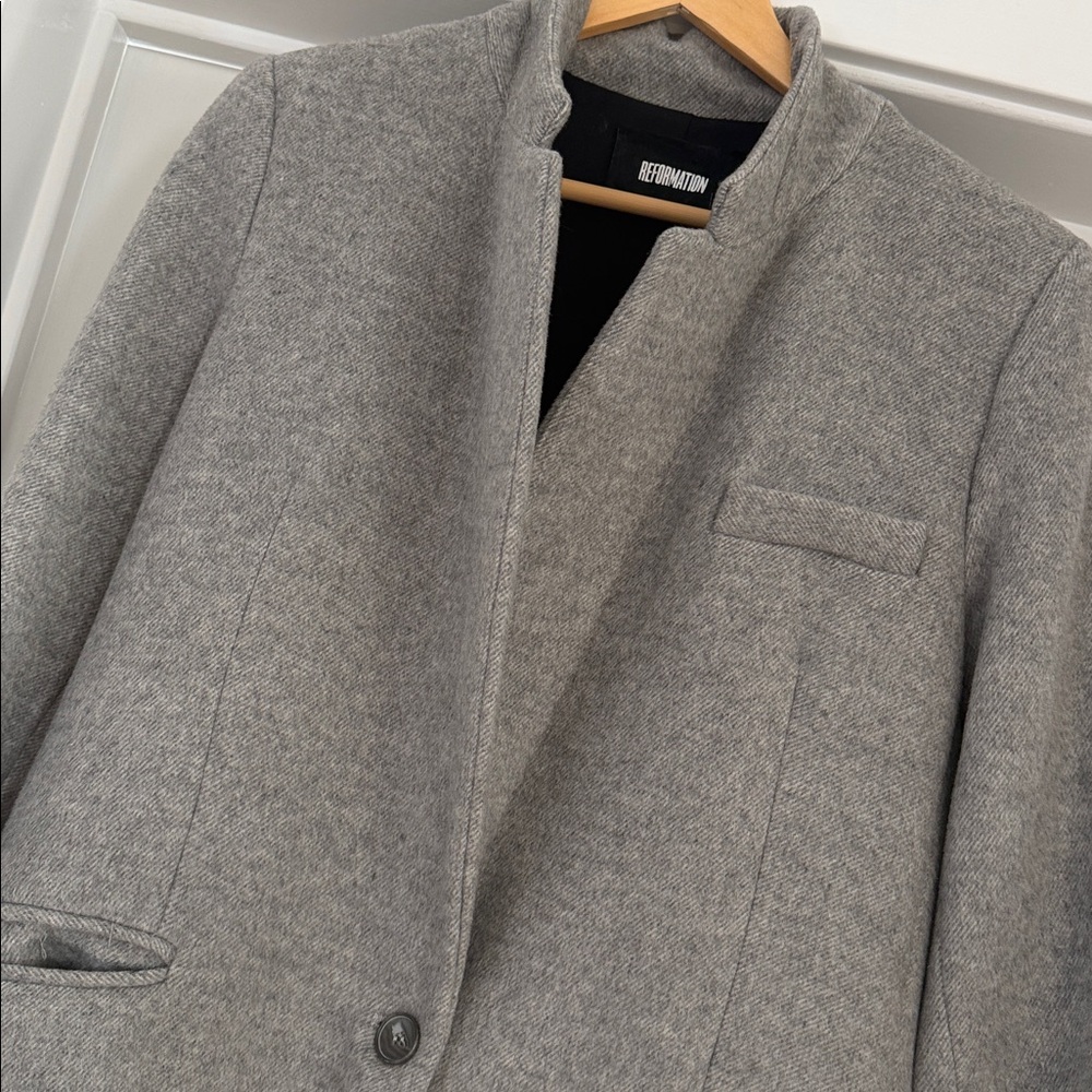 Reformation Bonwick Coat - Picture 5 of 10